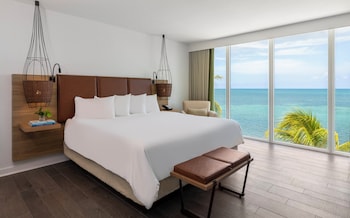 Suite, 1 King Bed with Sofa bed, Oceanfront