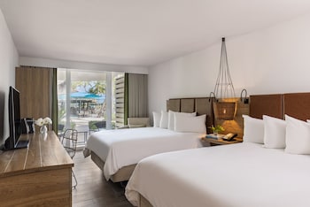 Room, 2 Queen Beds, Courtyard View, Lanai