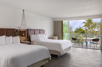 Room, 2 Queen Beds, Standard Partial Ocean View