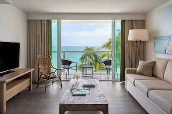 Suite, 1 King Bed with Sofa bed, Oceanfront