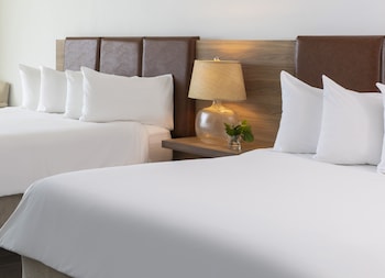 Room, 2 Queen Beds, Oceanfront