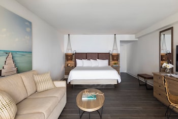 Room, 1 King Bed with Sofa bed, Oceanfront, Lanai