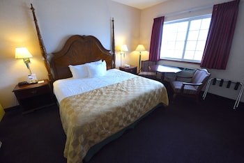 Standard Room, 1 King Bed, Hot Tub, Courtyard View