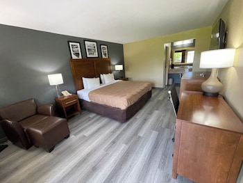 Standard Room, 1 King Bed, Smoking