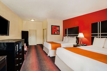 Suite, 2 Queen Beds, Non Smoking, Jetted Tub