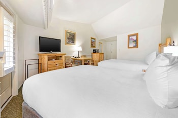 Standard Room, 2 Queen Beds, Non Smoking, Refrigerator & Microwave