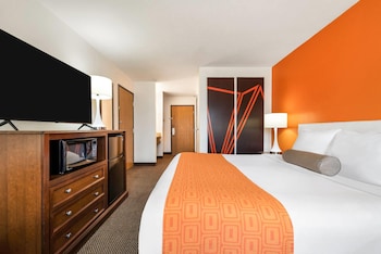 Standard Room, 1 King Bed