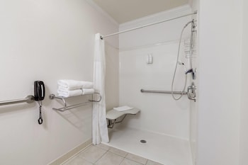 Room, 2 Queen Beds, Accessible, Non Smoking (Mobility)