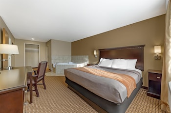 Suite, 1 King Bed, Non Smoking, Kitchen