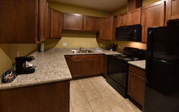 Suite, 2 Queen Beds, Non Smoking, Kitchen