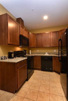 Suite, Multiple Beds, Non Smoking, Kitchen