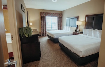 Double Queen Corner Suite