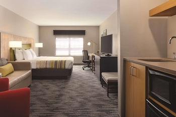 Studio, 1 King Bed, Non Smoking (Suite)