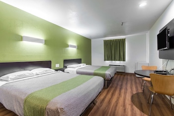Deluxe Room, 2 Queen Beds, Non Smoking, Refrigerator & Microwave