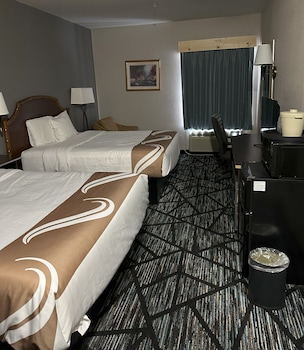 Deluxe Room, 2 Queen Beds, Non Smoking