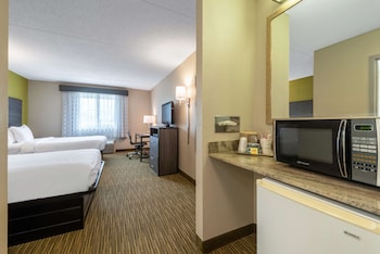 Standard Room, 2 Double Beds, Non Smoking, Refrigerator & Microwave
