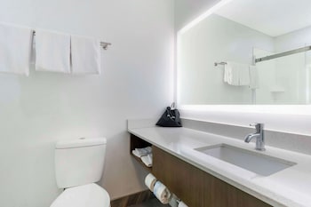 Suite, 2 Queen Beds, Non Smoking, Refrigerator & Microwave (with Sofabed)