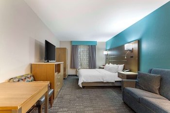 Suite, 1 King Bed, Accessible, Non Smoking (with Sofabed)