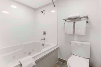 Suite, 1 King Bed, Non Smoking, Jetted Tub