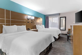 Suite, 2 Queen Beds, Non Smoking, Refrigerator & Microwave