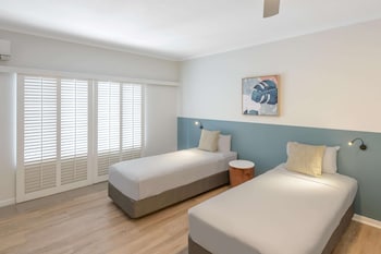 Room, 2 Bedrooms