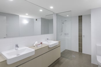 Room, 2 Bedrooms