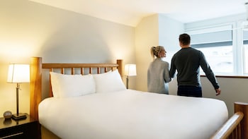 Loft, 1 Queen Bed with Sofa bed