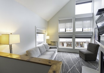 Loft, 1 Queen Bed with Sofa bed