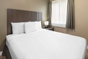 Suite, Multiple Beds, Non Smoking (Efficiency, Upgrade)