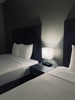 Room, 2 Queen Beds, Non Smoking (Efficiency, Upgrade)