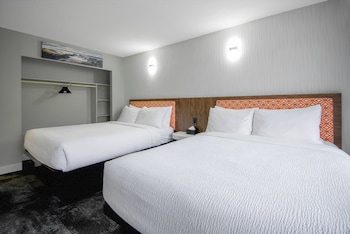 Suite, 2 Queen Beds, Non Smoking
