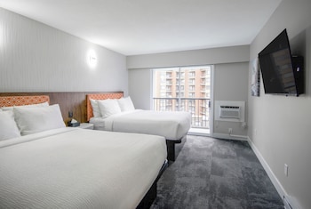 Suite, 2 Queen Beds, Non Smoking