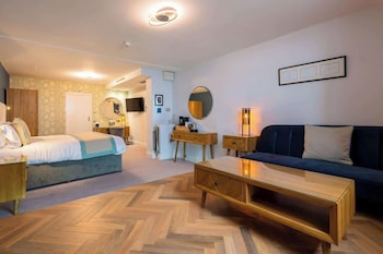 Deluxe Double or Twin Room