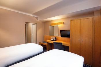 Twin Room, Park View