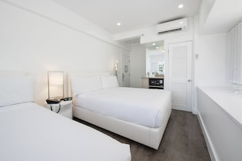 Ocean Corner Suite 2 Queen Beds