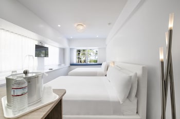 Ocean Corner Suite 2 Queen Beds