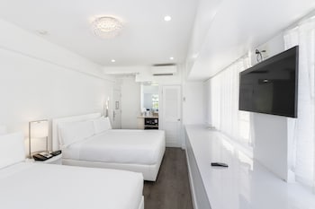 Ocean Corner Suite 2 Queen Beds