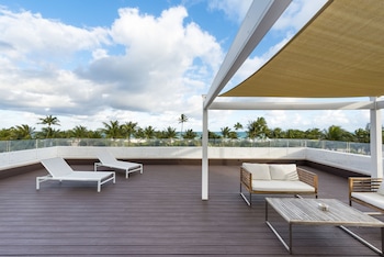 Ocean Front 1 King Bed, Private Terrace