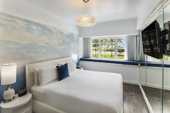 Ocean Front Room 1 King Bed