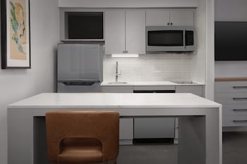 2 Bedroom Suite 2 King Beds