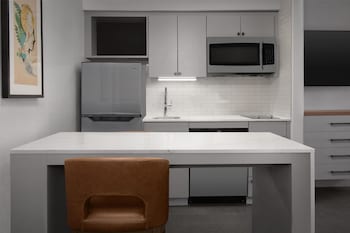 King 1 Bedroom Suite