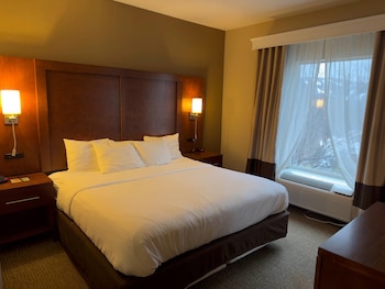 Suite, 1 King Bed with Sofa bed, Accessible, Non Smoking