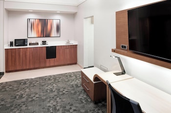 Suite, 1 Bedroom, Balcony