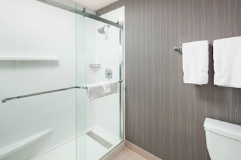 Suite, 1 Bedroom, Balcony