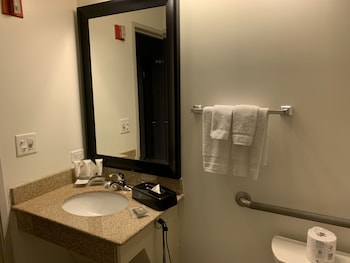 Suite, 1 Bedroom, Accessible, Non Smoking (Roll-in Shower)