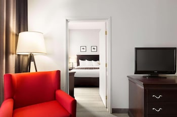 Suite, 1 Bedroom, Accessible, Non Smoking (Roll-in Shower)