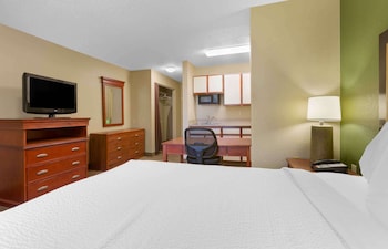 Studio, 1 Queen Bed, Non Smoking
