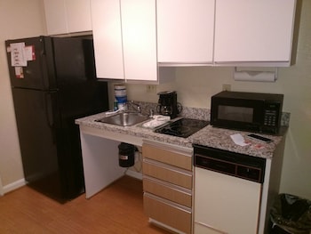 Suite, 1 Queen Bed with Sofa bed, Accessible, Non Smoking (Roll-In Shower)