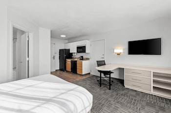 Standard Room, 1 Queen Bed, Non Smoking