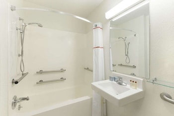 Room, 1 Queen Bed, Bathtub Grab Bars, Non Smoking